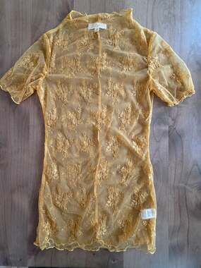 Sweet Generis Yellow Sheer Floral Lace Mesh Short Sleeve Top Med